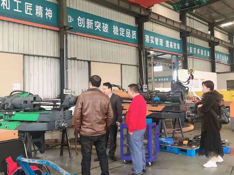 機(jī)載式巖石劈裂機(jī)一開(kāi)能產(chǎn)多少方？