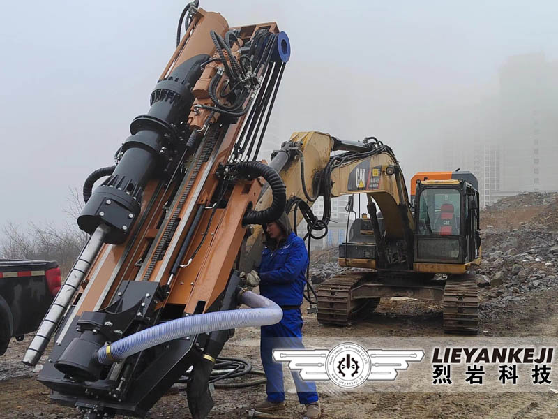 機(jī)載式液壓劈裂機(jī)應(yīng)用于地基開(kāi)挖